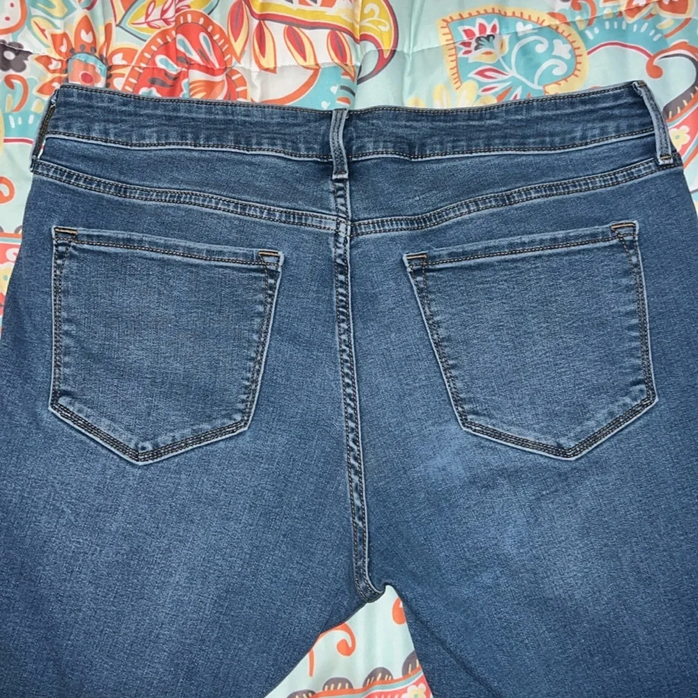 Embroidered Floral Blue Jeans - Picture 4 of 5